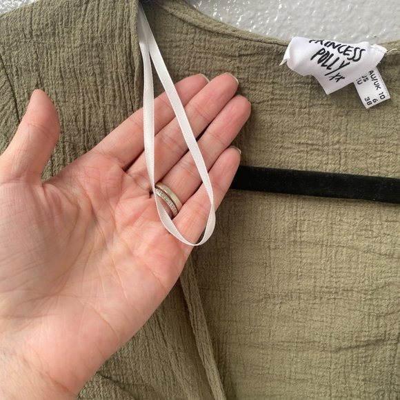 Princess Polly - Army Green, Light Front Tie, Crop Top, 100% Cotton, Size 6 - Picture 4 of 7